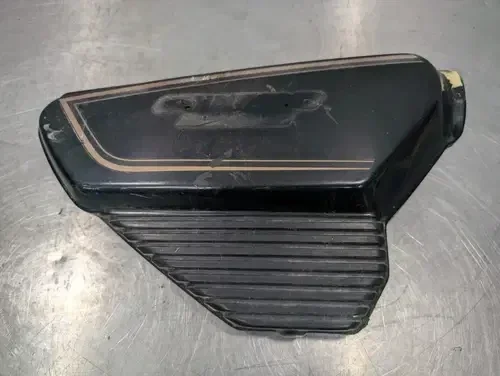 1978-1979 HONDA CX500 OEM RIGHT SIDE COVER – 83500-415-000ZD