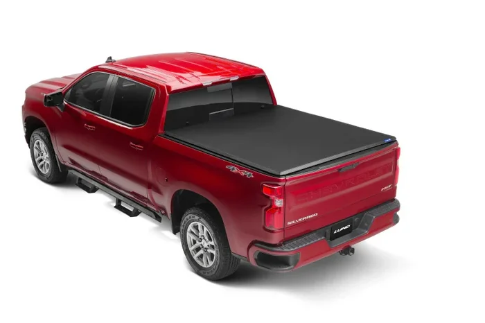 Lund Genesis Tri-Fold Tonneau Cover – Vinyl – Black – 6 Ft. 6 ” Bed – GM Fullsize Truck 2019-20