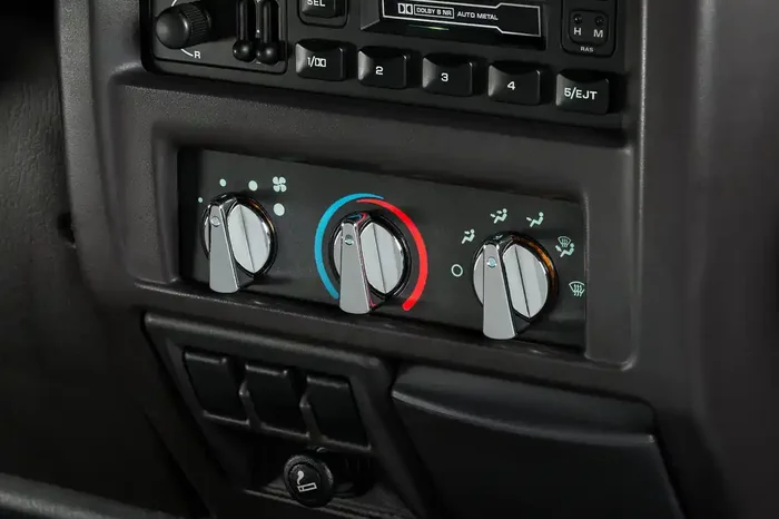 Rugged Ridge Billet Aluminum Climate Control Knobs for 98-06 Jeep Wrangler TJ