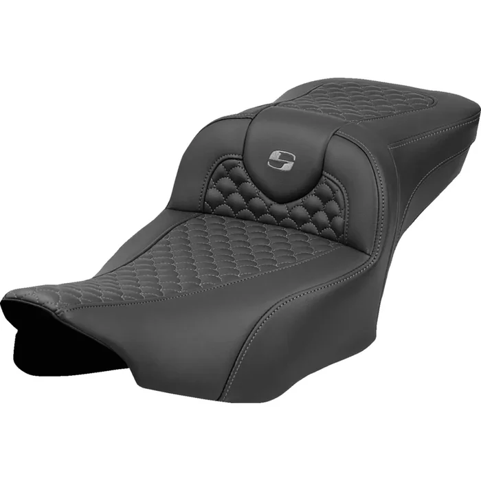 SADDLEMEN 0801-2078 823-07-20902 Dragon Scale Stitch Roadsofa™ Seat Roadsofa™ Extended Reach Seat – Dragon Scale Stitch – Dark Gray Stitch – w/o Backrest – FL ’23-’24