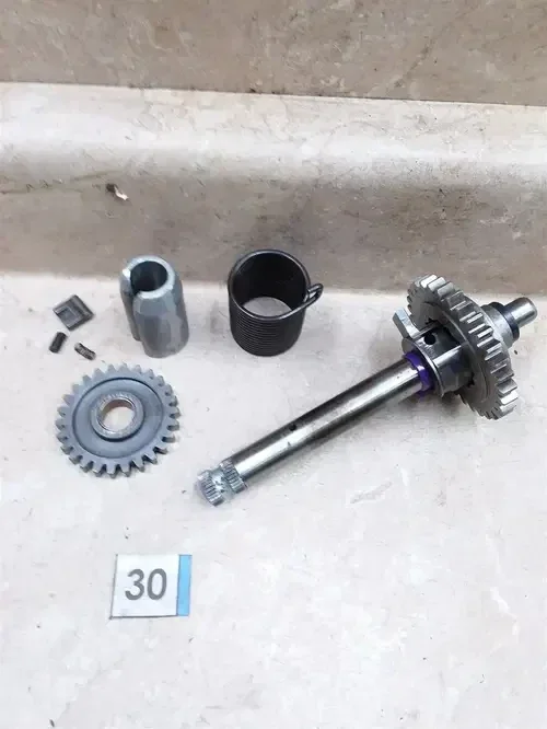 Suzuki B105-P Engine Kickstarter Spindle Shaft Unit 1965 #30 ARP ANX E1