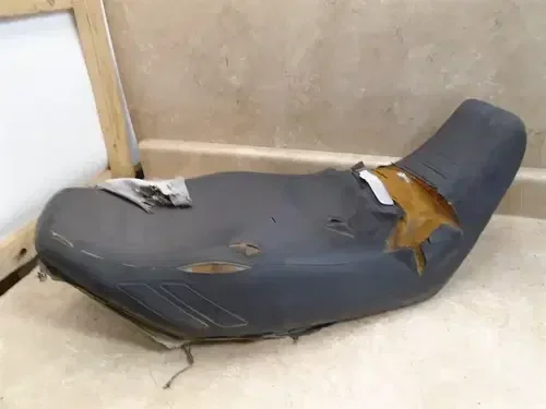 Yamaha 600 FJ FJ600 Seat Base Unit 1984 YB294